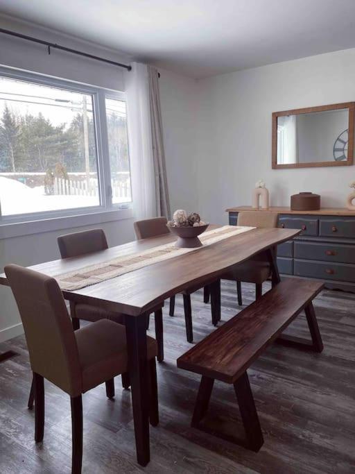 Private Cottage With Huge Private Dog Park! Barrys Bay Exteriér fotografie